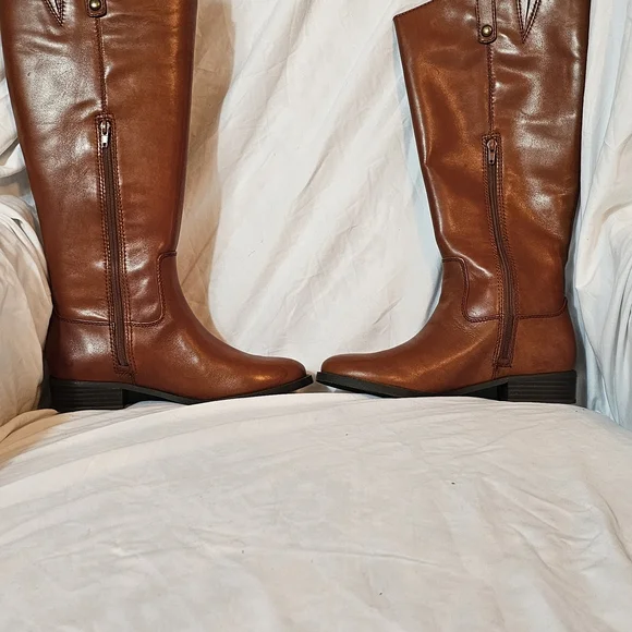 INC International Concepts Brown Leather Boots Sz 9 Wide Calf (NEW) - Picture 3 of 5